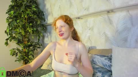 Sandra online show from October 2025 01:28:01 AM
