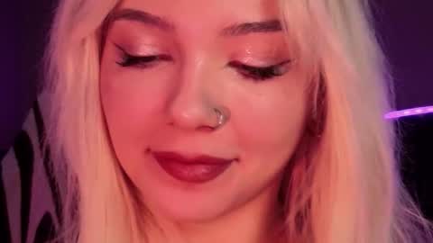 Snapshot of sandraboyl chatting on November 2025 09:19:02 AM Sandy online show from November 2025 09:19:02 AM