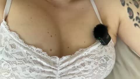 Snapshot of sandraschonherz chatting on February 2025 09:34:02 AM Sandra Schonherz online show from February 2025 09:34:02 AM