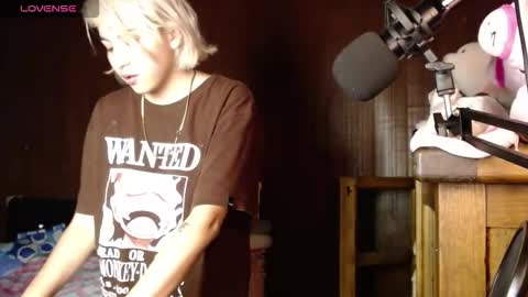 sandy_straw online show from December 2025 06:07:02 AM