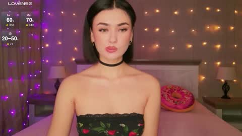 Sandy online show from September 2025 02:14:01 AM