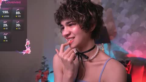 Viola  online show from November 2025 08:58:02 PM