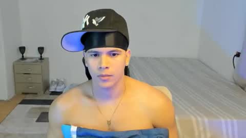 Snapshot of sant_wahlberg chatting on May 2026 12:29:02 AM Sant online show from May 2026 12:29:02 AM