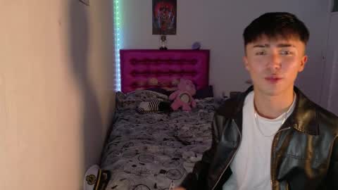 santi_fabulous online show from December 2025 11:01:02 PM