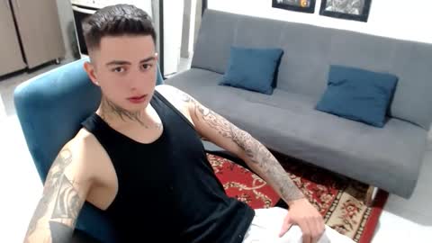 Snapshot of santi_ss chatting on December 2025 03:06:01 PM santi_ss online show from December 2025 03:06:01 PM