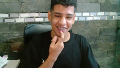 santi online show from November 2025 10:23:02 PM