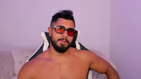 santiago_huntt online show from March 2026 07:41:02 PM