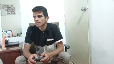 Snapshot of santiago_ibrahim1 chatting on February 2025 08:25:02 PM Santiago Ibrahim online show from February 2025 08:25:02 PM