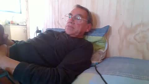 Snapshot of santiago_n chatting on November 2025 08:42:01 PM santiago_n online show from November 2025 08:42:01 PM