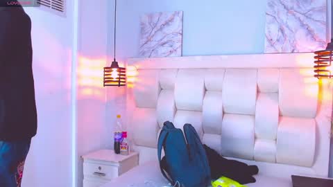 Santiiiiii  online show from April 2026 08:39:02 PM