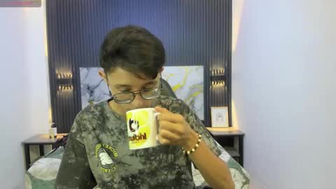 santiago_russo18 online show from February 2026 08:27:01 PM