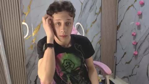 Julius Novachrono  online show from March 2026 02:17:02 AM