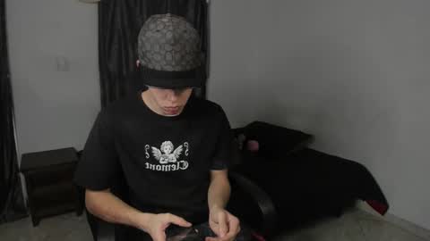 Julius Novachrono  online show from March 2026 09:52:02 PM