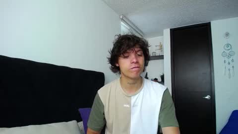 Snapshot of santii_rose chatting on December 2024 05:11:01 PM Santii online show from December 2024 05:11:01 PM