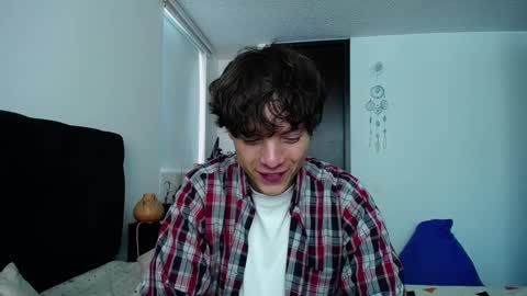 Snapshot of santii_rose chatting on December 2024 03:42:02 PM Santii online show from December 2024 03:42:02 PM