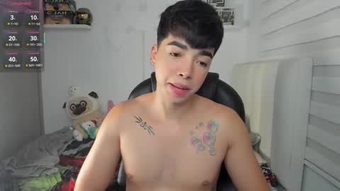 Snapshot of santy7u7 chatting on April 2026 01:32:02 PM Mr. Santiago online show from April 2026 01:32:02 PM