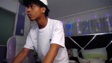 santy online show from April 2026 12:33:01 AM