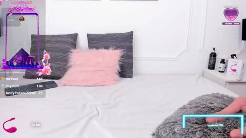 Santiago Carrington online show from February 2025 05:18:02 AM