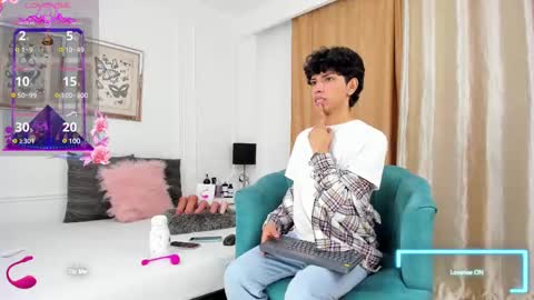 Snapshot of santy_carrington chatting on February 2025 08:03:01 PM Santiago Carrington online show from February 2025 08:03:01 PM