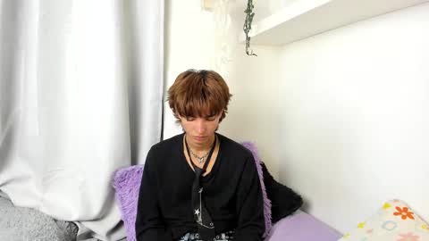 Snapshot of santy_kitty chatting on January 2025 04:38:02 AM kitty online show from January 2025 04:38:02 AM