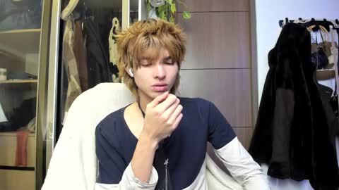 Snapshot of santy_kitty chatting on February 2025 03:42:02 AM kitty online show from February 2025 03:42:02 AM