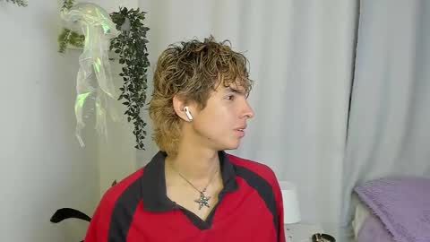 Snapshot of santy_kitty chatting on October 2025 03:15:01 AM kitty online show from October 2025 03:15:01 AM