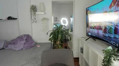 kitty online show from November 2025 08:10:01 PM