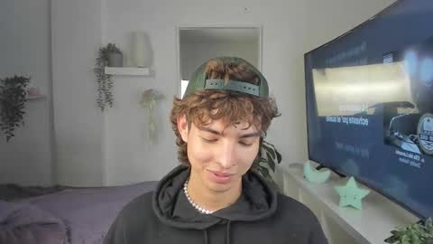 kitty online show from December 2025 02:42:01 AM