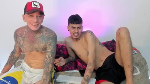 santy_of1 online show from April 2026 02:43:02 PM