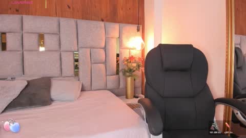 Snapshot of saori_newman chatting on October 2025 12:05:02 PM Saori online show from October 2025 12:05:02 PM