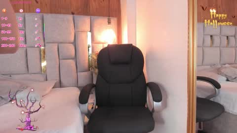 Snapshot of saori_newman chatting on October 2025 11:36:01 AM Saori online show from October 2025 11:36:01 AM