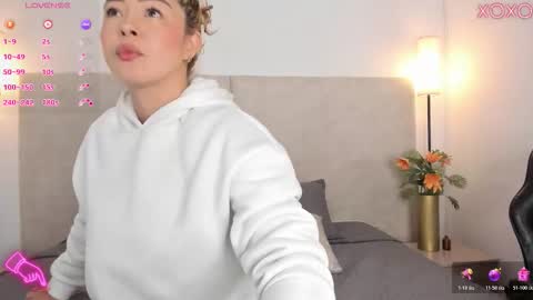 Snapshot of saori_newman chatting on December 2025 12:03:02 PM Saori online show from December 2025 12:03:02 PM