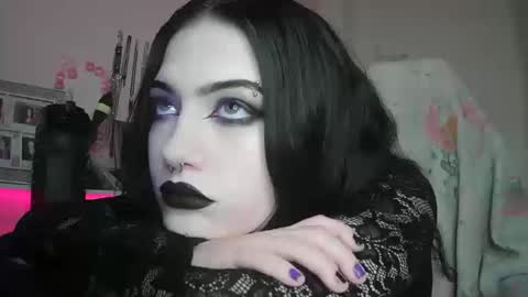 Snapshot of saphirerose1 chatting on October 2025 09:46:02 PM Sapphire online show from October 2025 09:46:02 PM