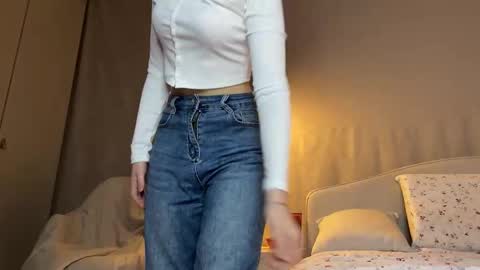 Anny online show from November 2025 10:10:02 PM