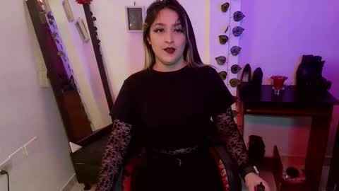 Carla online show from November 2025 11:47:01 PM