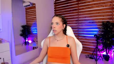 Snapshot of sapphire_venus chatting on May 2026 01:23:02 AM Valerin online show from May 2026 01:23:02 AM