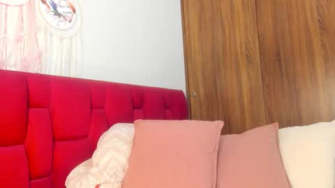 Snapshot of sara_699 chatting on November 2025 09:36:01 PM Sara online show from November 2025 09:36:01 PM