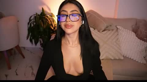 Snapshot of sara_albrecht chatting on November 2025 03:37:02 AM Sara online show from November 2025 03:37:02 AM