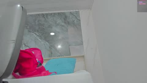 sara allenx online show from February 2025 07:19:02 PM