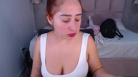 Snapshot of sara_angeelss chatting on May 2026 11:31:02 PM Sara... online show from May 2026 11:31:02 PM