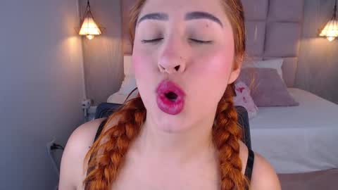 Snapshot of sara_angeelss chatting on May 2026 05:15:01 AM Sara... online show from May 2026 05:15:01 AM
