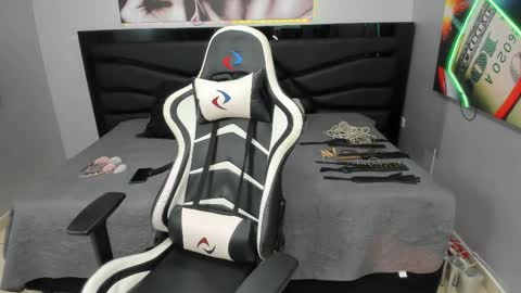 Snapshot of sara_bdsm chatting on November 2025 02:30:02 PM sara_bdsm online show from November 2025 02:30:02 PM