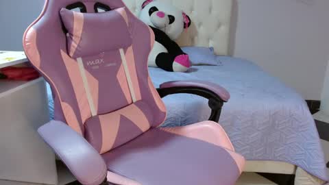 sara_blomd online show from April 2026 04:15:01 AM