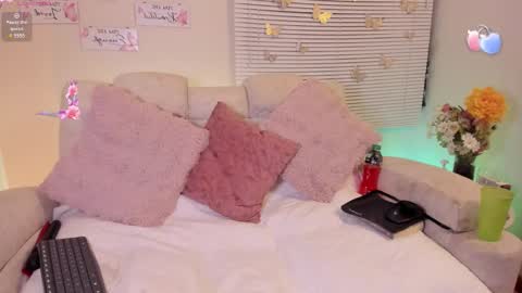 Sara Crowe online show from February 2026 07:47:01 AM