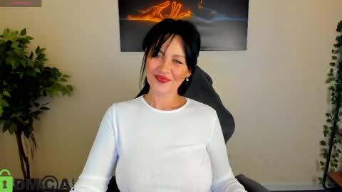 Snapshot of sara_devills chatting on April 2026 08:46:01 AM Sara online show from April 2026 08:46:01 AM