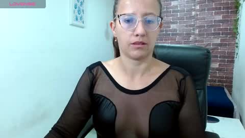 Snapshot of sara_marris0n chatting on December 2024 01:54:02 PM Sara online show from December 2024 01:54:02 PM