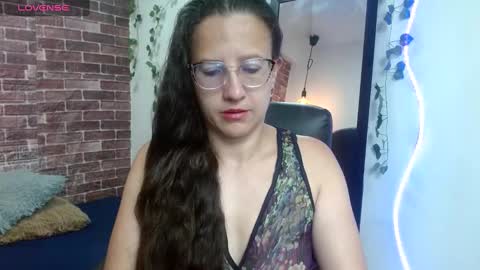Snapshot of sara_marris0n chatting on December 2024 10:44:02 AM Sara online show from December 2024 10:44:02 AM