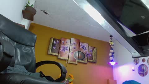 Snapshot of sara_marris0n chatting on December 2024 02:14:02 PM Sara online show from December 2024 02:14:02 PM