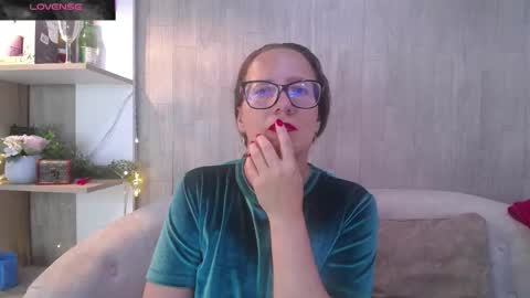 Sara   online show from February 2026 09:42:01 PM