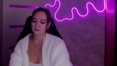 Sara online show from October 2025 06:59:01 PM